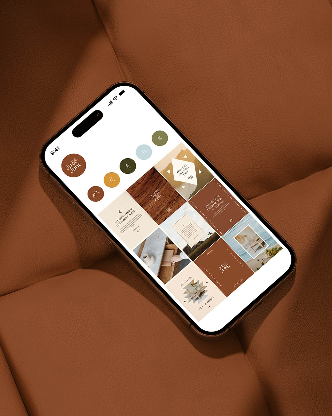 Téléphone mobile ouvert sur le compte instagram de Ju&June